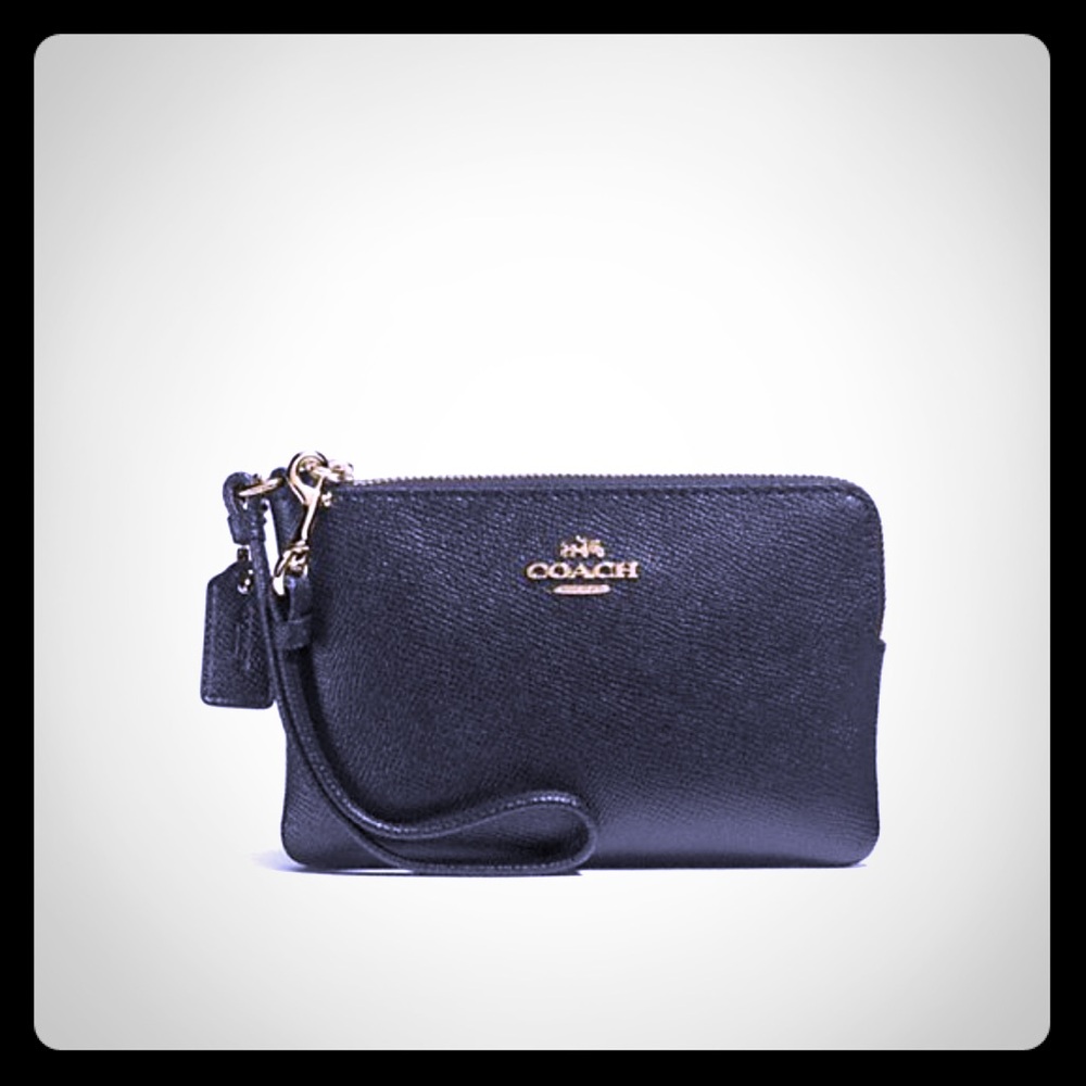 Coach Wristlet in Crossgrain leather